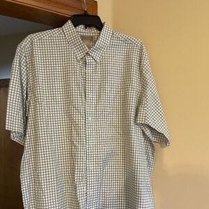 Men’s short sleeve button down